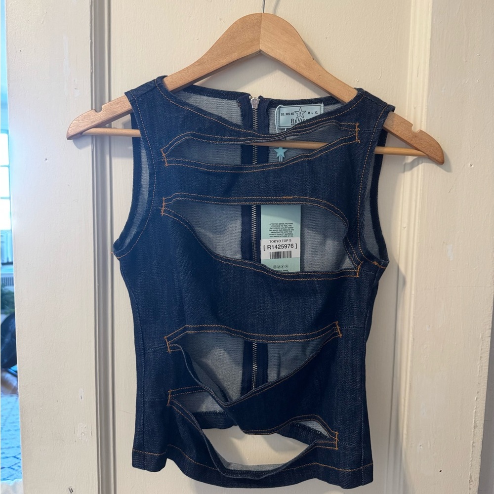 REVICE Black Sleeveless Cut Out Tank Top